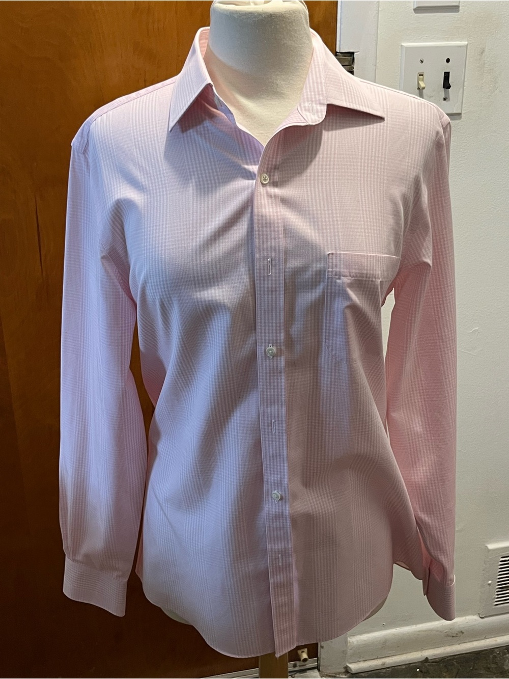 Brooks Brothers Men's Milano Dress Shirt Pink Plaid Long Sleeve. Size 15 1/2 33